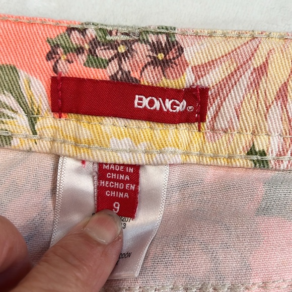 Bongo Coral Floral Print Distressed Jean Shorts Size 9. NWOT. Fringe hem. CUTE. - Picture 6 of 7